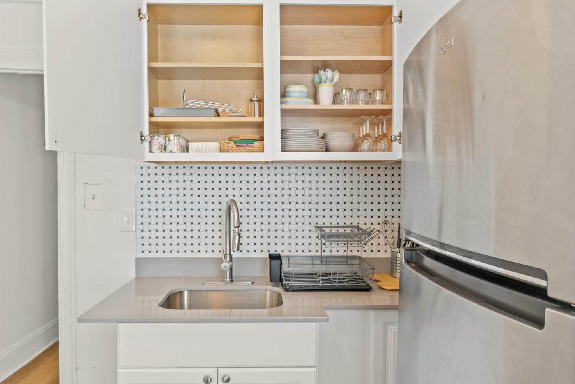 Close To Howard , Unit #2 Apartment